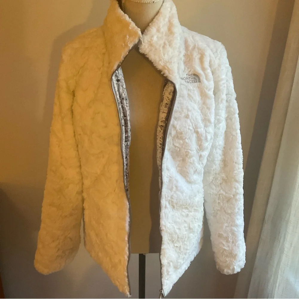 The NorthFace- Mossbud Reversible Jacket. Size M - Picture 3 of 9